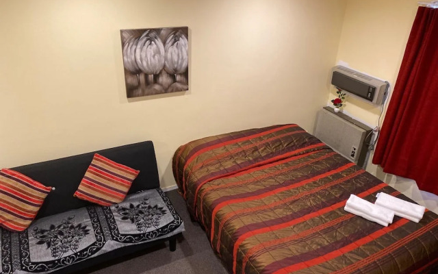 Baden Lodge Motel