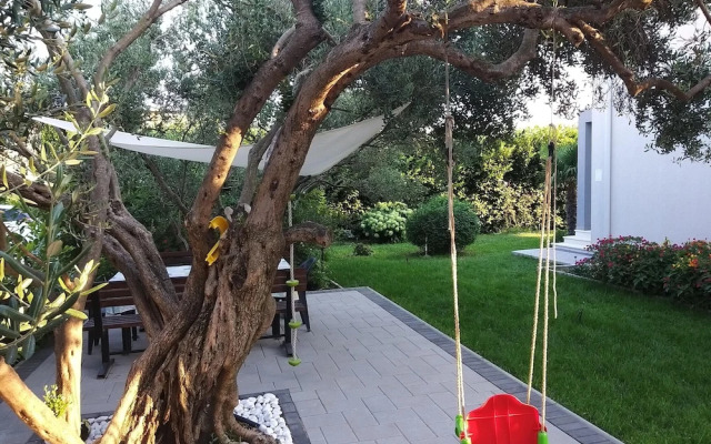 Modern Apartment in Kastel Stafilic With Fenced Garden