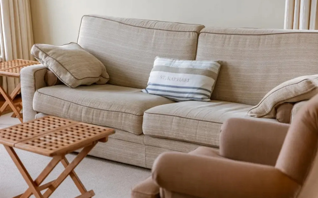 Huswell - Stunning Views Prime Location