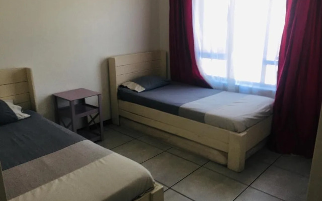 Pool-bbq-3br-2baths-parking-safe-family-friendly