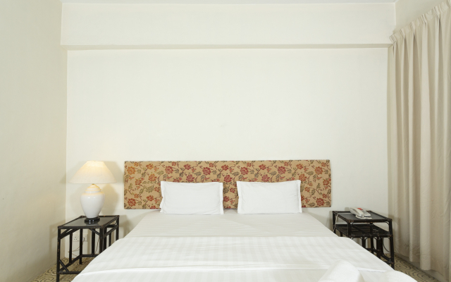 OYO 89619 De Choice Hotel