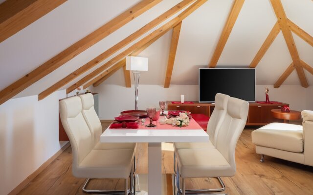 Romantic apartment in the attic