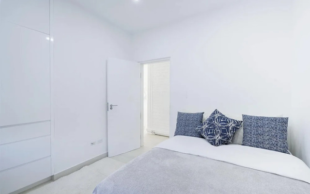 Lilypad Luxurious Cliffside Villa With Stunning Sea Views