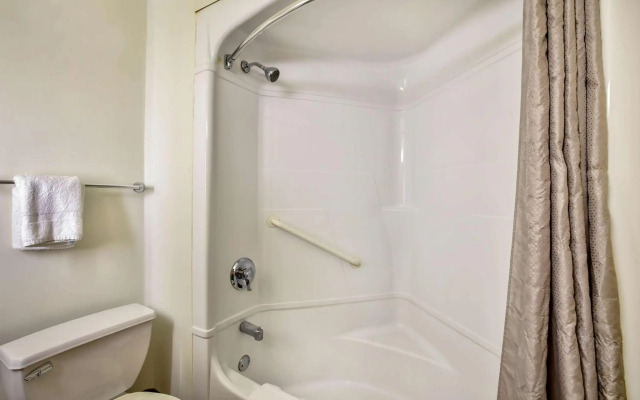 Motel 6 Burlington, ON - Toronto West - Oakville