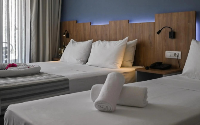 Pollis Hotel