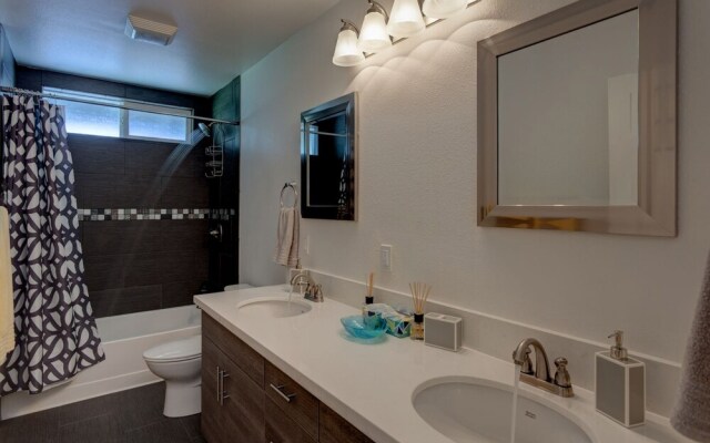 Hale O'hia Lehua 3 Bedroom Home by RedAwning