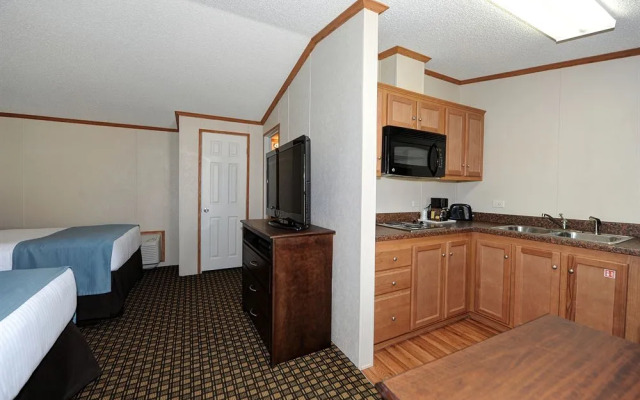 InstaLodge Hotel and Suites Cotulla