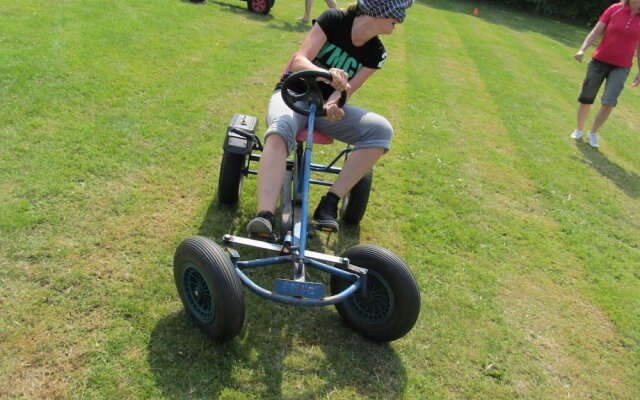 Cozy Furnished House with Garden near Nature Reserve