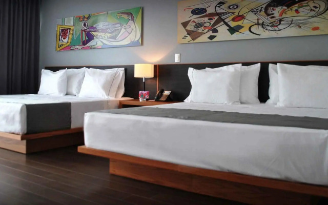 Hotel y Tú