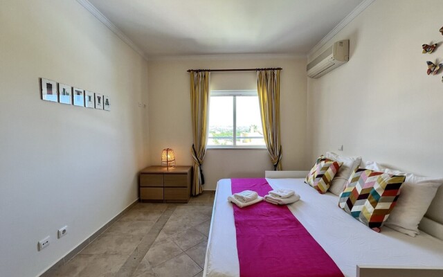 Albufeira Valley 1 With Pool by Homing