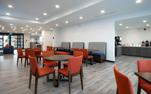 Comfort Inn & Suites