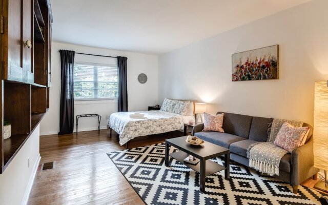 GEM Location+cozy Studio 1bd, Bath&kitchen!