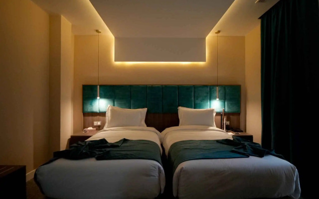 Ad Hotel Pont D'Hydra
