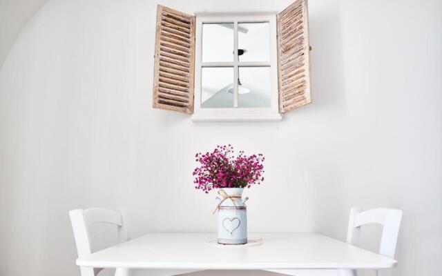 Equorum Prospectus 2 - OSTUNI CENTRO - Guest House