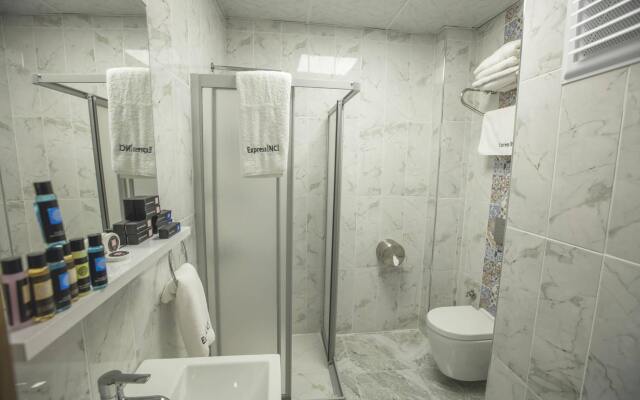 Express Inci Airport Hotel