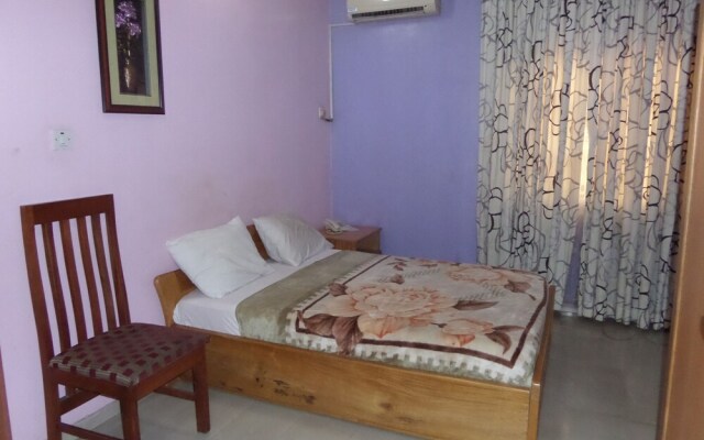 Bakis Continental Hotel