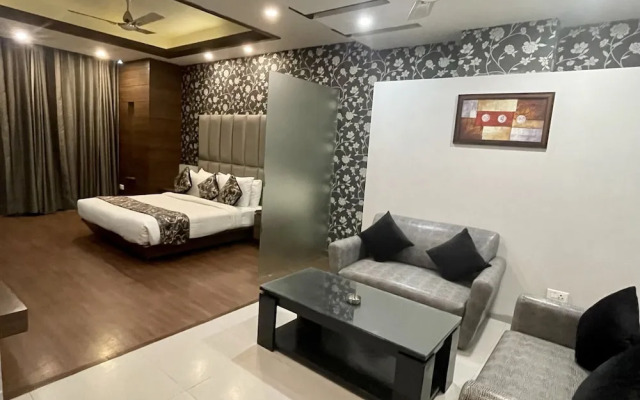 Hotel Narulas Aurrum