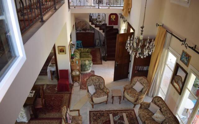 Private Villa AKOBARA, 2km from city center