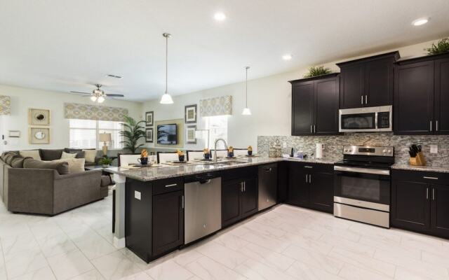 Champions Gate-9048sltstdjil 8 Bedroom Home