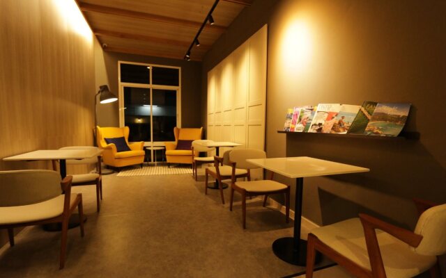 The Royal Bee Apart Hotel
