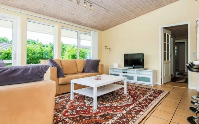 6 Person Holiday Home in Hovborg-by Traum