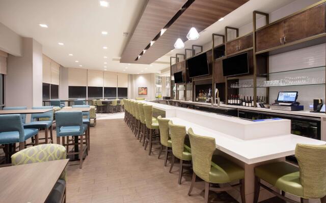 Hilton Garden Inn Omaha Aksarben Village