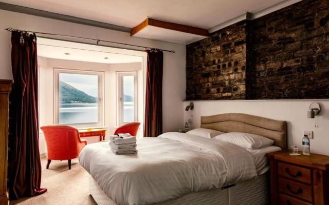 The Lodge On The Loch