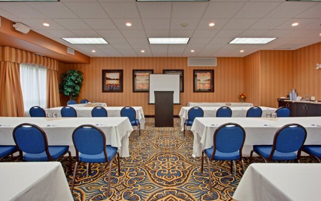 Holiday Inn Express Airport-Calgary by IHG