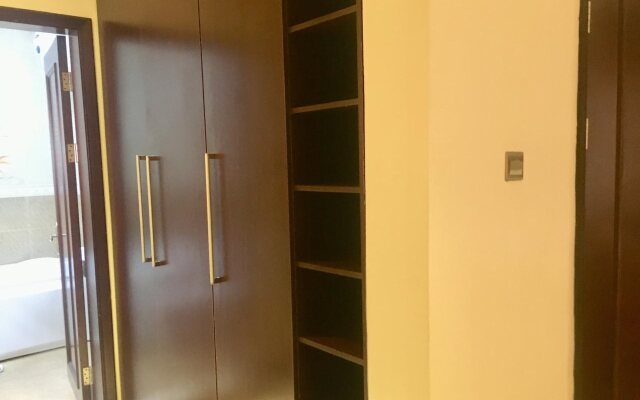 Grandbee Apartment and Residence