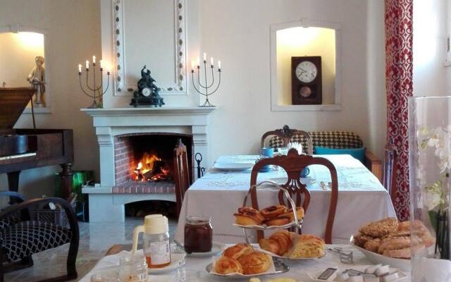 Casa Acucena Vintage B&B Guest House
