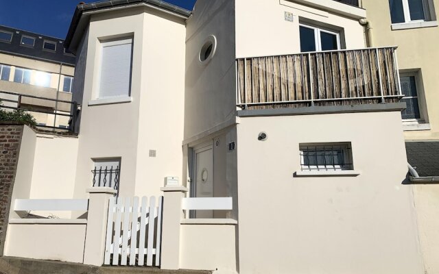 House With One Bedroom In Le Havre With Wonderful Sea View Balcony And Wifi 850 M From The Beach