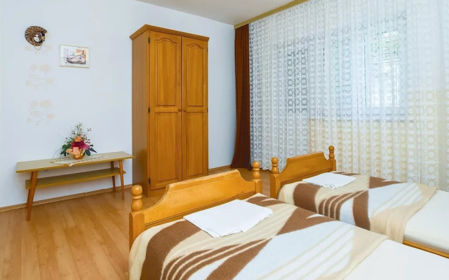 Amazing Home in Omis With Wifi and 4 Bedrooms