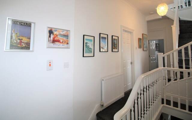 Sleeps 9 - Large Period Property -beautiful Refurb