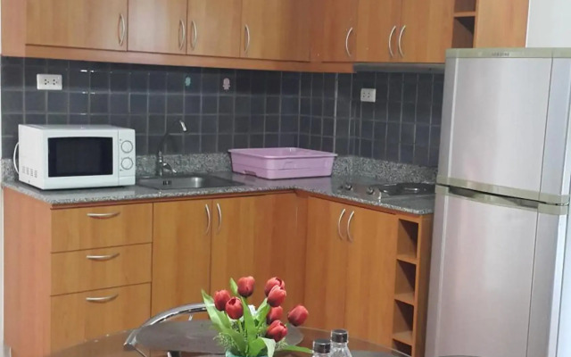 Lomsabai Apartments