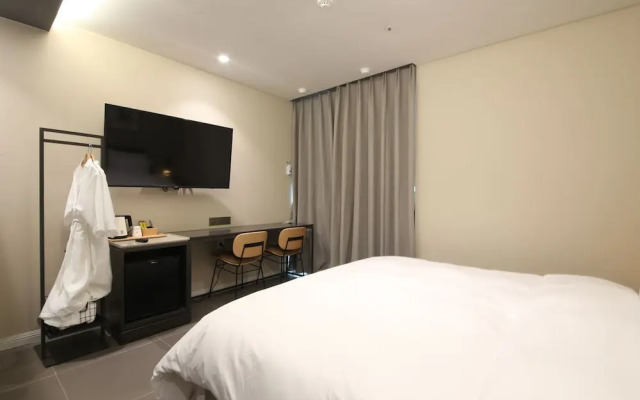 Brown Dot Hotel Busan Sajik Stadium