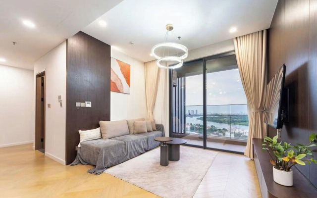Luxury Lumiere Riverside Urban Apartment