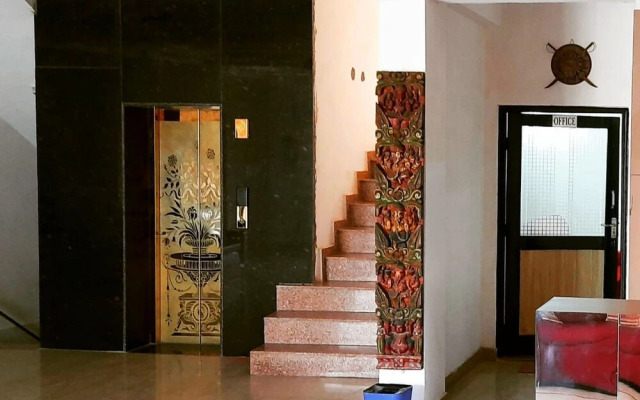 Goroomgo Ambikalia Palace Agra