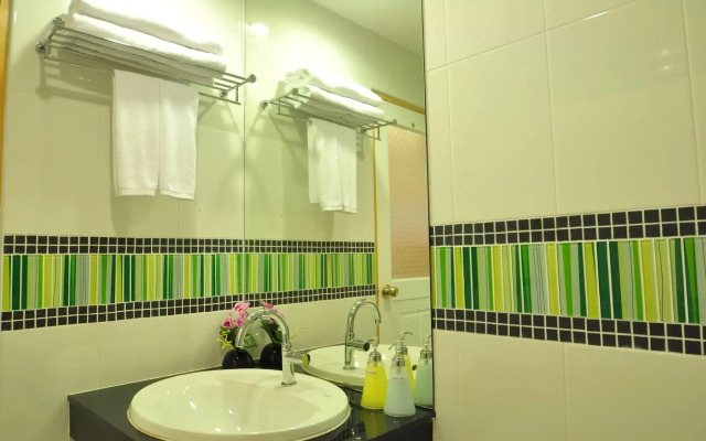 Green Harbor Hotel & Service Apartment