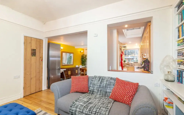 The River Cam Escape - 5BDR with Private Garden with Pond