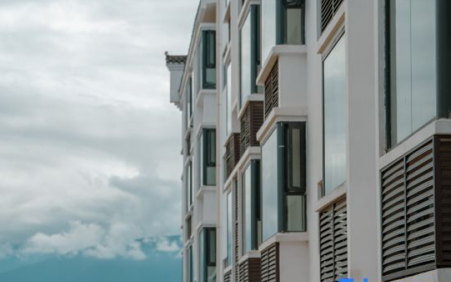 Xichang Wetland Sunshine Hotel