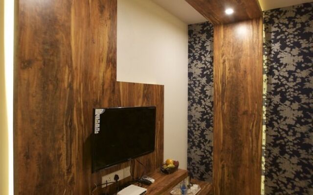 FabHotel Grand Savoury Suites