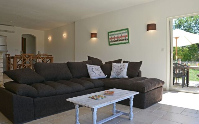Cozy Villa in Saint-privat-de-champclos With Private Pool