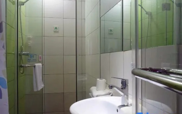 100 Inn Hotel (Ningbo Tianyi Square Drum-Tower Subway Station)