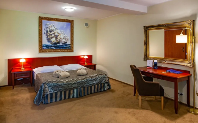 Hotel Robert's Port