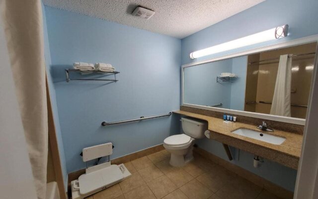 Coastal Inn & Suites - Wilmington, NC