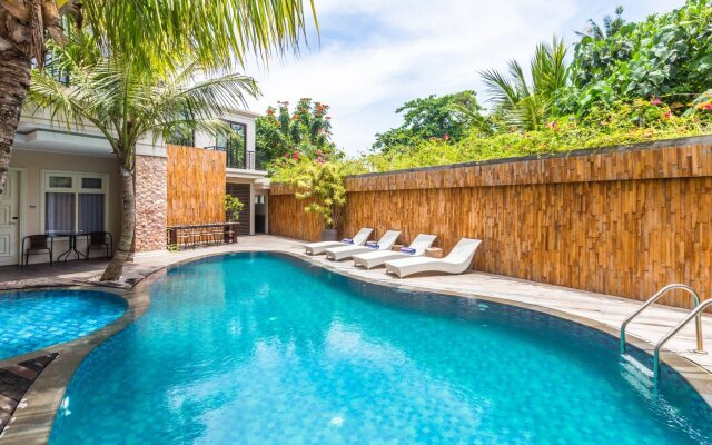 Alron Hotel Kuta Powered by Archipelago