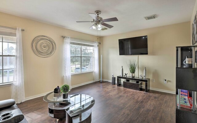 Spacious Houston Home ~ 22 Mi to Downtown!