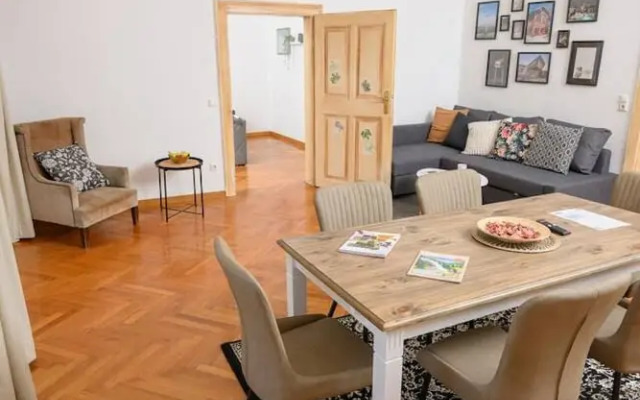 Spacious 2BR Stay for 6 Heart of Mödling