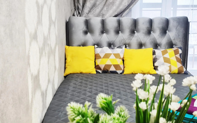 Apartment Bright Meadow of Dandelions on Demyan Bedny Street