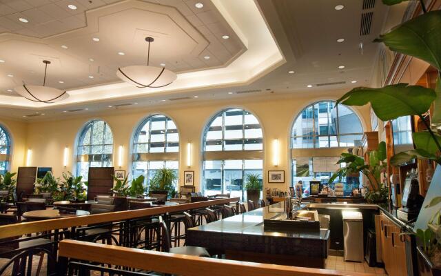 Hilton Indianapolis Hotel & Suites